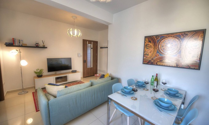 Hamrun Apartamento | Charming 2 bedroom apartment with balcony ETUS1-1
