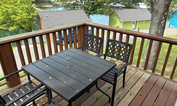 Winchester Cabina | Charming 2-bedroom cabin with WiFi, AC in quaint Winchester