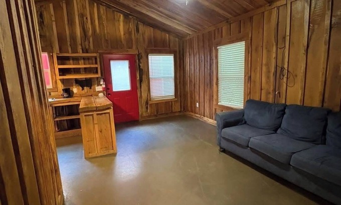 Malakoff Cabina | Charming 2-bedroom cabin in peaceful Malakoff on the lake with AC