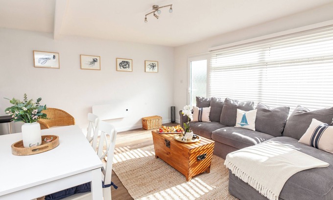 Dartmouth Chalet De Esquí | Charming 2-bedroom chalet in Dartmouth. Perfect for couples & families. Sleeps 5