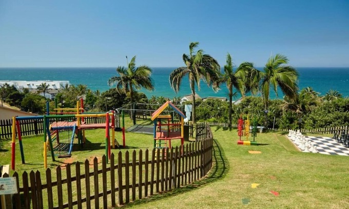 Shaka's Rock Chalet De Esquí | Charming 2-bedroom chalet with sea views in a fabulous resort