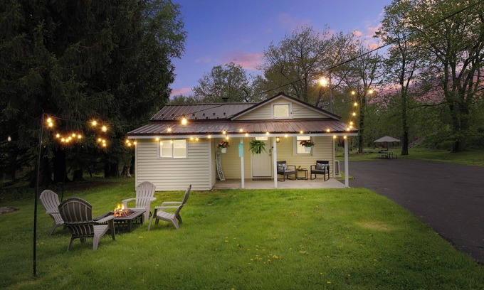 Tobyhanna Cabaña | Charming 2-bedroom cottage in tranquil Tobyhanna with WiFi