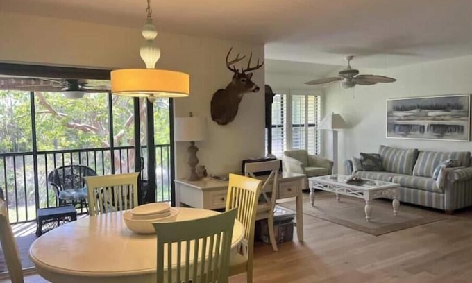 Bokeelia Condominio | Charming 2-bedroom condo with AC, WiFi in serene Bokeelia FL.With boat slip