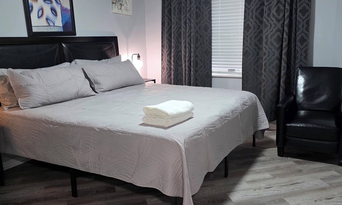 Ventura Condominio | Charming 2-bedroom condo minutes from Orlando International Airport.