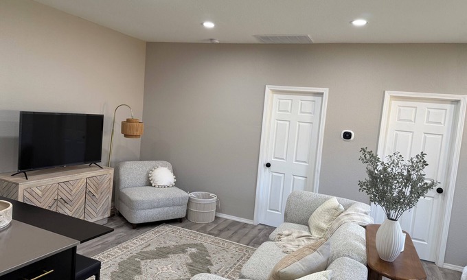 Tulsa Cabaña | Charming 2-bedroom cottage in Tulsa