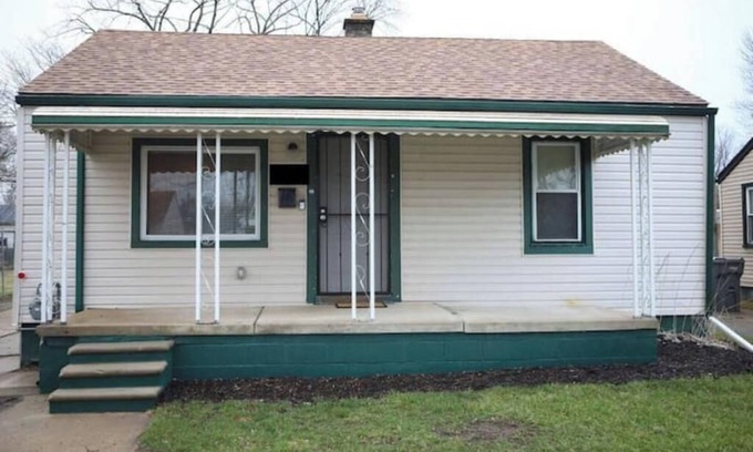 Inkster Casa | Charming 2-bedroom Cozy home with A/C and free wifi