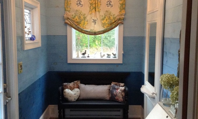 Madison Cabaña | Charming 2-bedroom, cozy cottage in the quaint village of Madison, CT