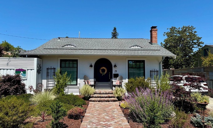 Petaluma Casa | Charming 2-bedroom Craftsman home in Petaluma