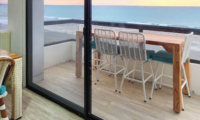San Clemente Apartamento | Charming 2-bedroom beachfront apartment in San Clemente Ecuador
