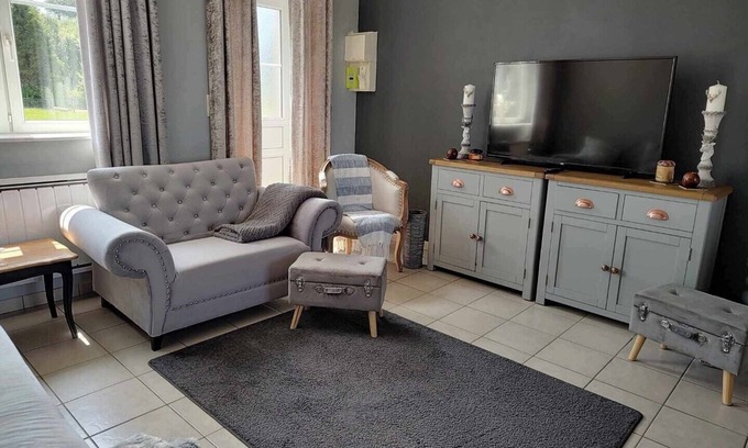 Chaulieu Otro | Charming 2-bedroom farmhouse in Chaulieu. Only 10 mins drive to town. 3 star acc