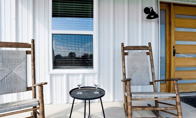 Miller Grove Otro | Charming 2-bedroom farmhouse on 30 acres