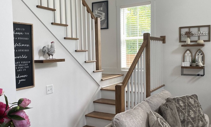 Burgaw Casa | Charming 2-bedroom Farm house located in the historical down town burgaw