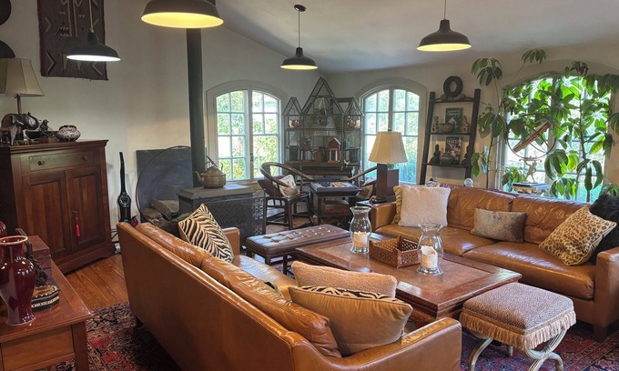 Old Lyme Otro | Charming 2-bedroom farmhouse in Lyme just 5 minutes from I-95