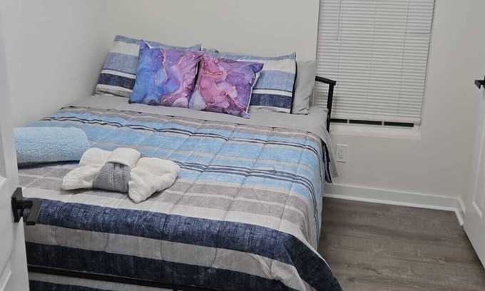 Sans Souci Casa | Charming 2-bedroom house with AC, WiFi in Greenville