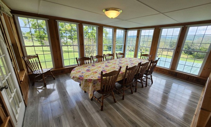 Huntingdon Casa | Charming 2-bedroom house in Huntingdon with AC and short drive to State College!