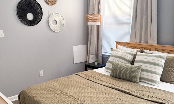 Fairfield Casa | Charming 2-bedroom house with WiFi, AC in Fairfield