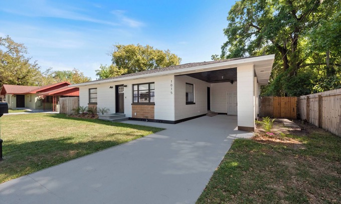 Historic Downtown Kissimmee Casa | Charming 2-bedroom house in Kissimmee near Disney