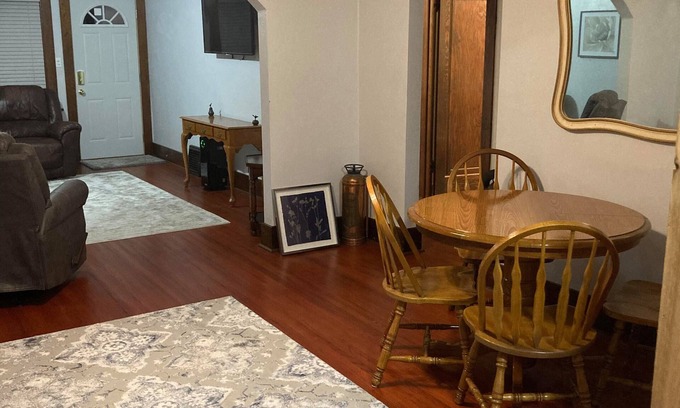 La Crosse Casa | Charming 2-bedroom house with WiFi, AC in delightful La Crosse