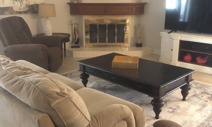 Chandler Casa | Charming 2-bedroom house in welcoming Sun Lakes with wild horse sightings.