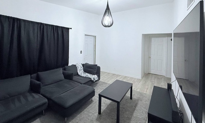 West Park Casa | Charming 2-bedroom house with WiFi, AC in enjoyable West Park