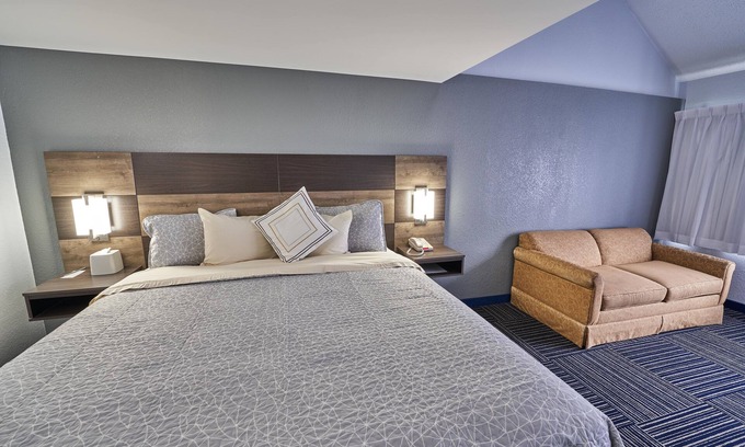Teaticket Casa | Charming 2-bedroom hotel suites with GYM, WIFI Breakfast in delightful Falmouth