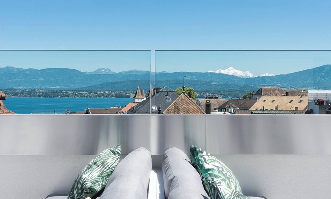 Nyon Casa | Charming 2-bedroom hotel in marvelous Nyon with fitness room, WiFi