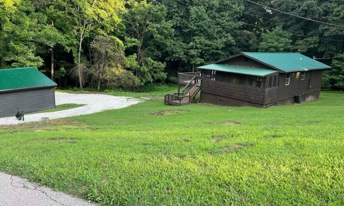 Raceland Casa | Charming 2-bedroom house located in beautiful wooded setting!