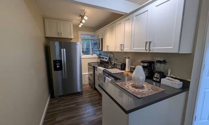 North Creek Casa | Charming 2-bedroom house with WiFi, AC in adorable Bothell
