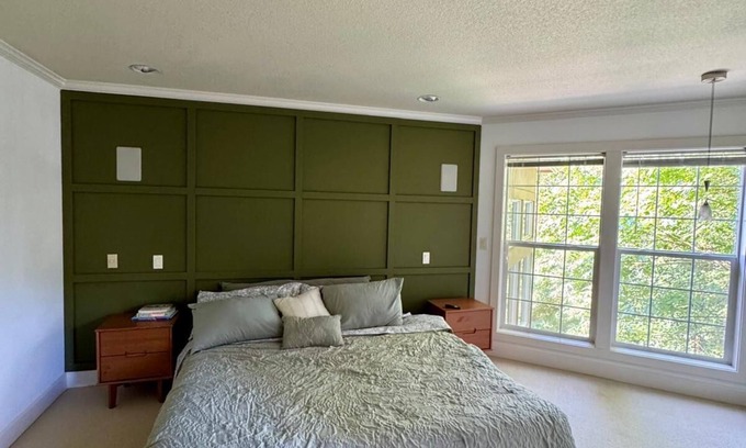 Pleasant Valley Casa | Charming 2-bedroom house in marvelous Portland with WiFi, AC