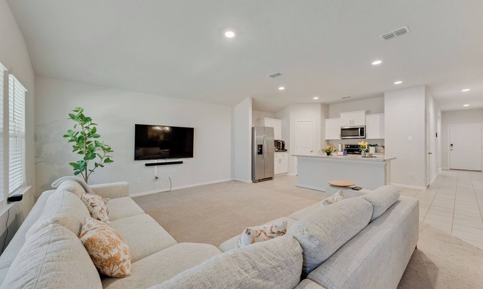 Azle Casa | Charming 2-bedroom house in Azle with EV charger