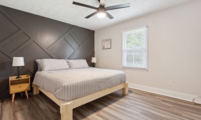 Athens Casa | Charming 2-bedroom house in Athens I Full Bathroom I Fully Remodel
