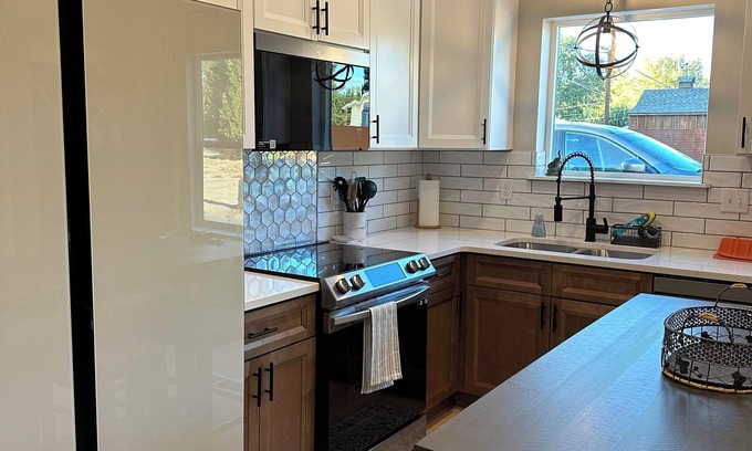 Fruita Casa | Charming 2-bedroom house Downtown Fruita- Wifi & Individualized Temp Control