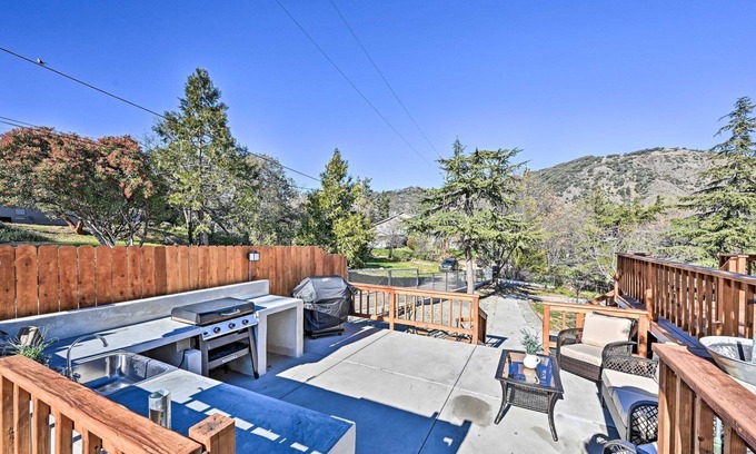 Julian Casa | Charming 2-bedroom house with AC and hot tub in Julian. Hiking and star gazing!