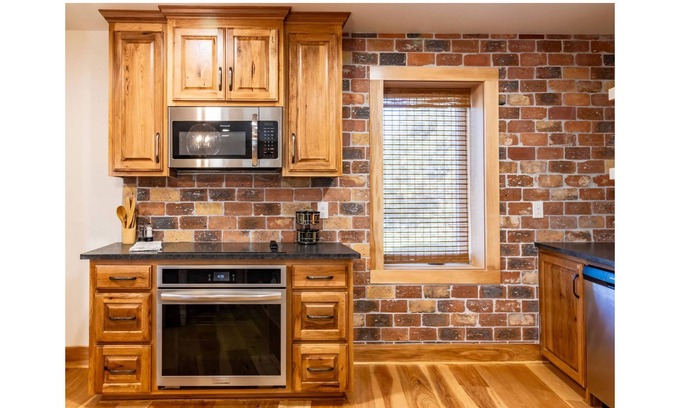 Jay Casa | Charming 2-bedroom Loft with AC, WiFi in lovely Jay