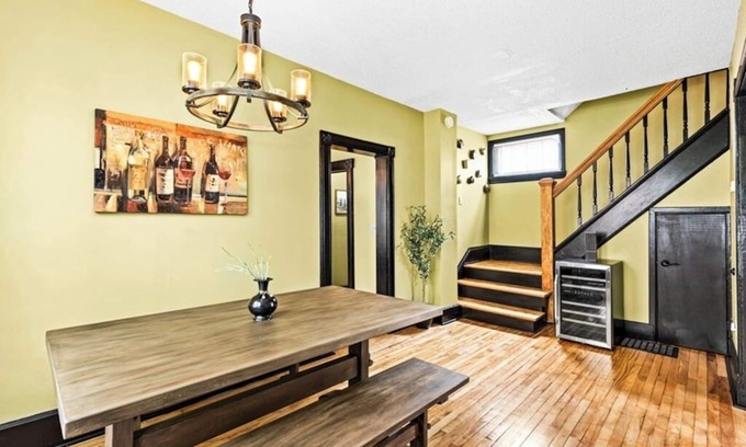 Ashland Casa | Charming 2-Bedroom Pet-Friendly Home Walkable to Downtown, Murals & Coffeehouse