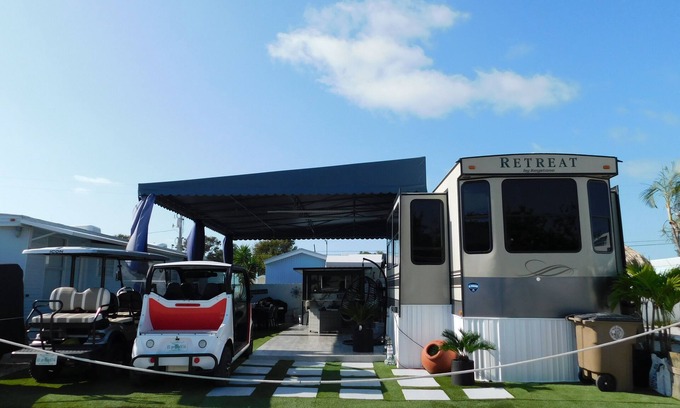 Key Largo Village Alquiler De RV | Charming 2-bedroom RV Hideaway campground in Key Largo; Sun & Fun!