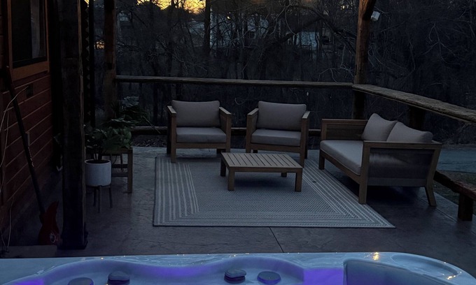 Gap Cabina | Charming 2-bedroom tiny cabin hot tub camp fire