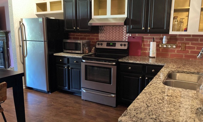 Greenville Casa | Charming 2-bedroom townhome for extended stay