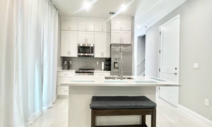 Niceville Casa | Charming 2-bedroom townhome in peaceful Niceville - room for boat and RV parking