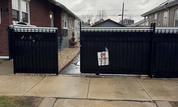 Chicago Lawn Casa | Charming 2-bedroom townhome in brilliant Chicago with WiFi, AC