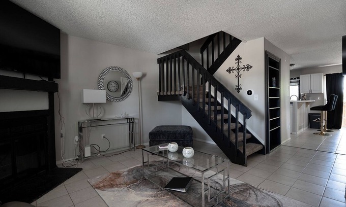 Prides Crossing Casa | Charming 2-bedroom townhome with AC, WiFi in enchanting Aurora