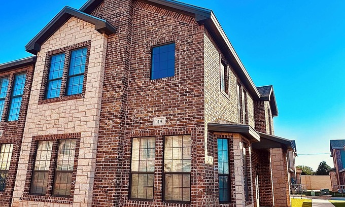 Odessa Casa | Charming 2-bedroom townhome with an office