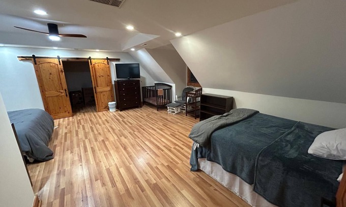 Wake County Casa | Charming 2-bedroom Unit in Log Cabin house in welcoming Wendell with WiFi, AC