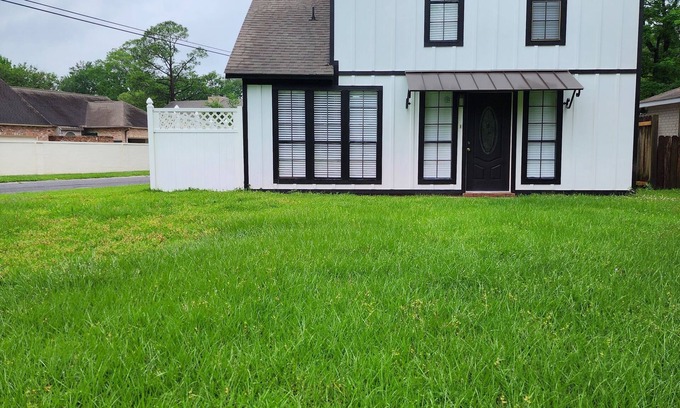 Mid City South Casa | Charming 2-bedroom house in wonderful Baton Rouge with AC, WiFi