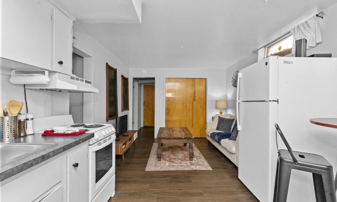 Great Falls Apartamento | Charming 2 Bedroom Apartment
