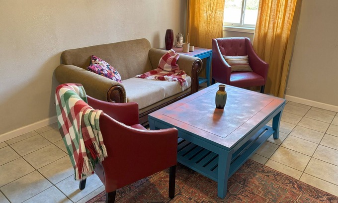 Gulf Breeze Casa | Charming 2-bedroom house with WiFi, AC in beautiful Gulf Breeze