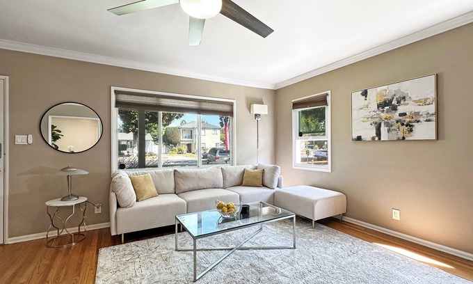 West Los Angeles Casa | Charming 2-bedroom house in beautiful West Los Angeles