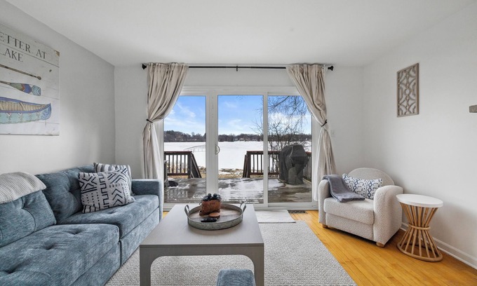 Salem Lakes Casa | Charming 2-bedroom Lake House Directly on Cross Lake