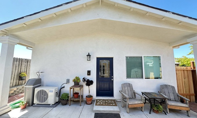 Santa Maria Cabaña | Charming 2-bedroom cottage with WiFi, AC in Santa Maria