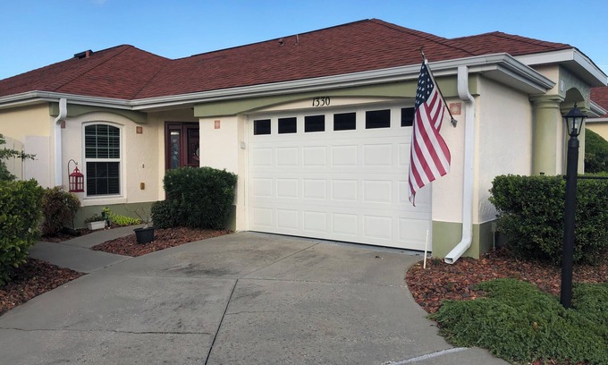 Lady Lake Villa | Charming 2-bedroom Villa, Vlg of Rio Grande with Cart Span Spgs/Lake Sumter